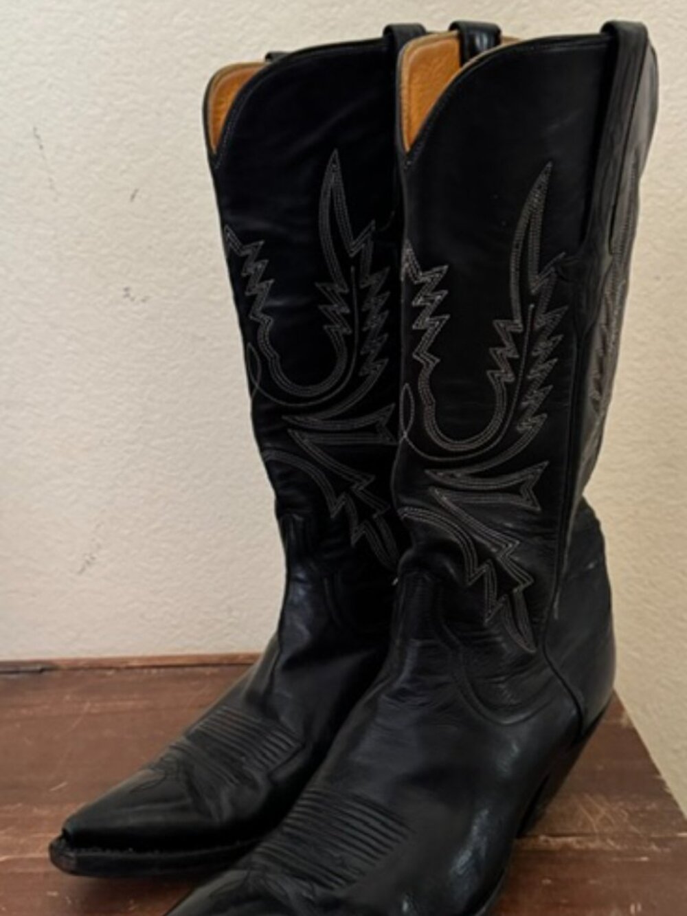 Beautifully crafted Stallion Italian calf leather boots - size 8